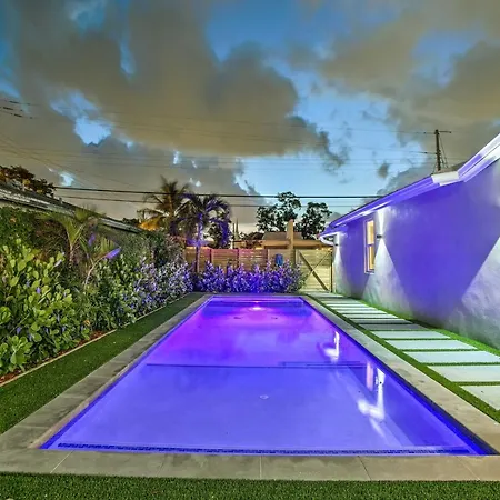 Modern Home With Shared Pool In Fort Lauderdale!